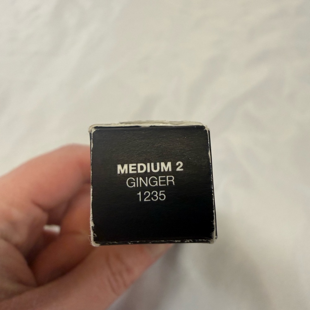 NEW NARS Radiant Creamy Concealer Medium 2 Ginger Full Size - Picture 5 of 7